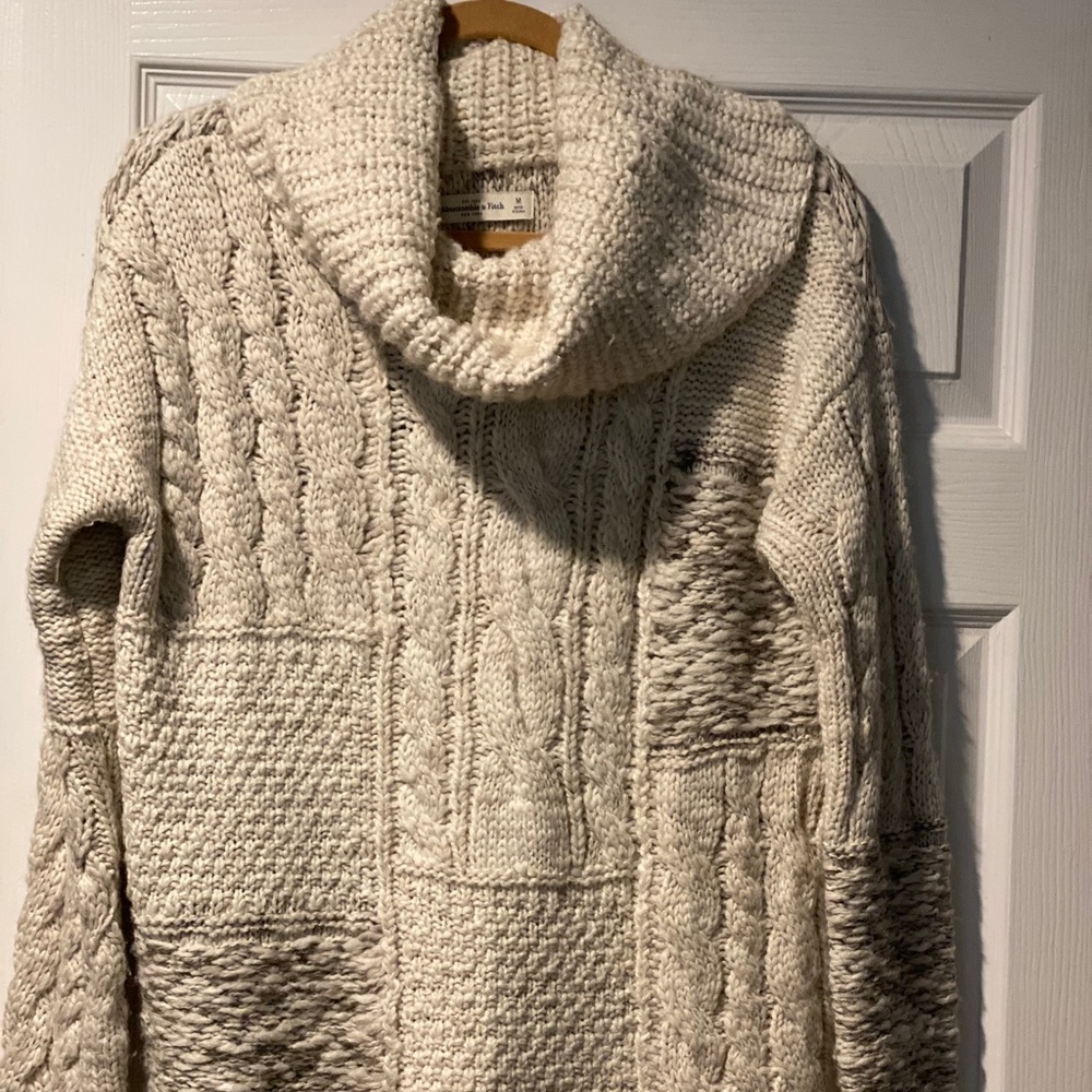 Abercrombie & Fitch heavy sweater